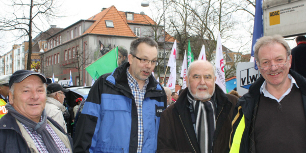 Klaus Reimer (BRH), Manfred Lehmann (DStG), Carl Schlesinger (Philologen) und Willy Gemnd (VBE)